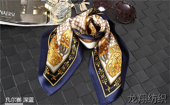 龍翔小方巾 龍翔小方巾