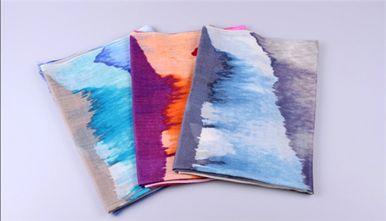 印花羊絨圍巾 印花羊絨圍巾