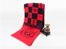 當(dāng)國際大牌UGG遇上龍翔圍巾會(huì)撞出怎么樣的火花