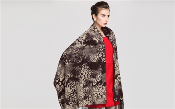 羊毛毯車,找好的毯子廠家 羊毛毯圖