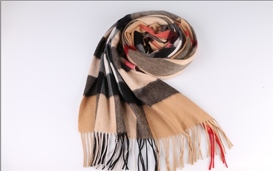 絲圍巾,真絲圍巾的價(jià)格 圍巾圖