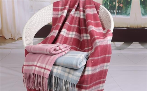 優(yōu)質(zhì)的色織圍巾 圍巾圖