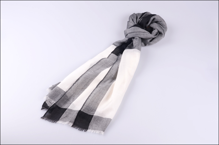 羊絨圍巾 格子圍巾 女士圍巾 圍巾批發(fā) 羊絨圍巾 格子圍巾 女士圍巾 圍巾批發(fā)