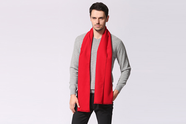 中國(guó)紅圍巾