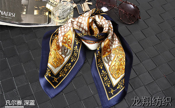 龍翔小方巾 龍翔小方巾