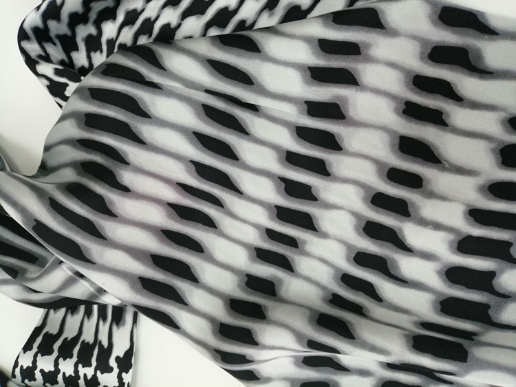 幻想空間白細節(jié)圖