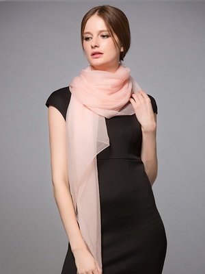 純色絲巾上身圖