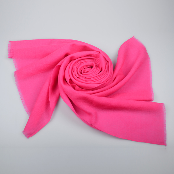 粉色羊毛披肩 粉色羊毛披肩