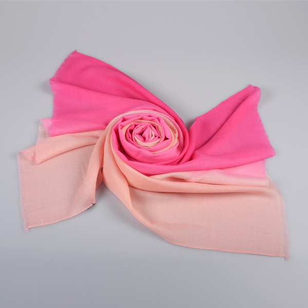 時(shí)尚漸變圍巾 時(shí)尚漸變圍巾