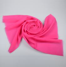 粉色羊毛披肩 粉色羊毛披肩