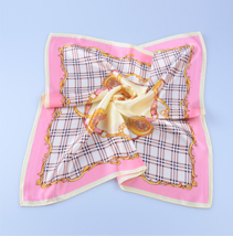 素縐緞印花方巾