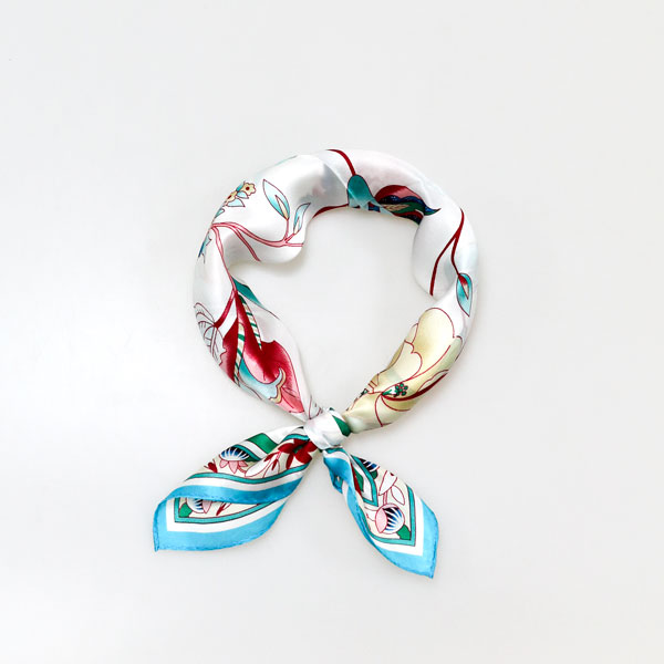 花紅葉綠小方巾 花紅葉綠小方巾