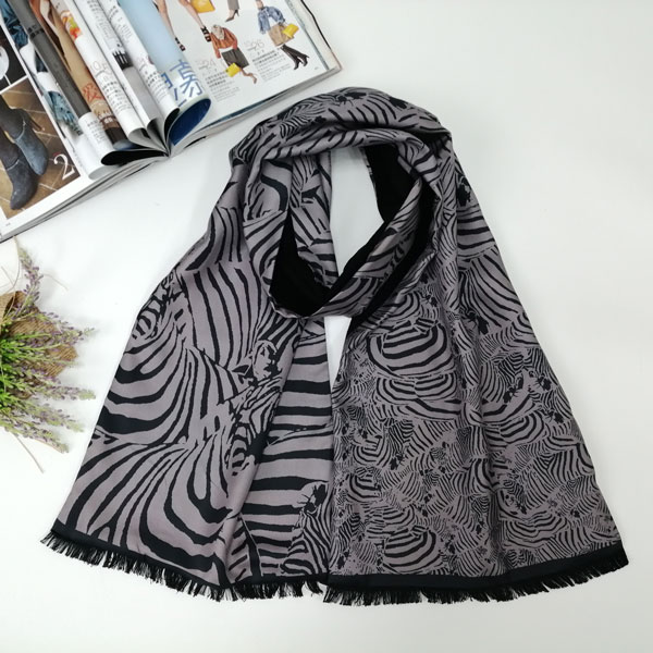 男士經(jīng)典斑馬圍巾 男士經(jīng)典斑馬圍巾