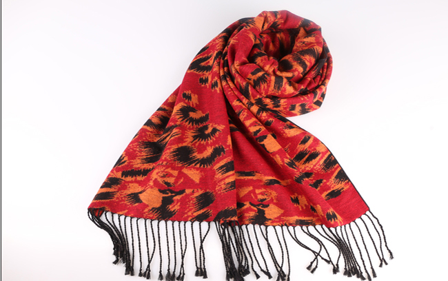 品質(zhì)好的手工圍巾 圍巾圖