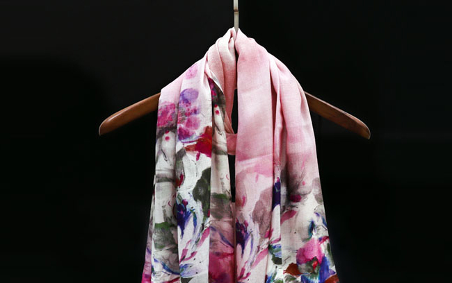 哪種圍巾好,一個圍巾 圍巾圖