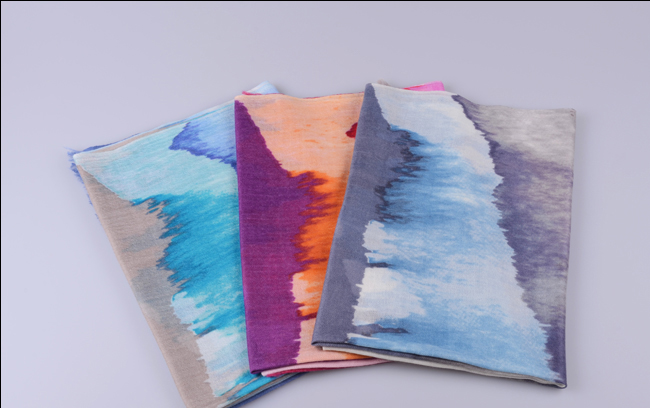 浙江桑蠶絲圍巾的洗滌方法 圍巾圖